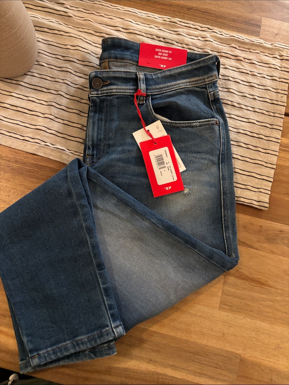 Diesel Women’s Skinny Jeans in Blue with Red Tags